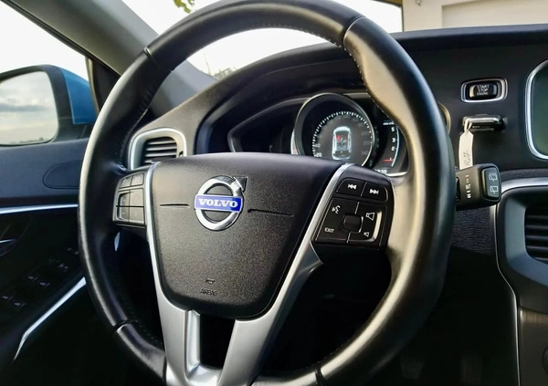 Volvo V40 cena 38900 przebieg: 171000, rok produkcji 2015 z Strzelce Opolskie małe 781